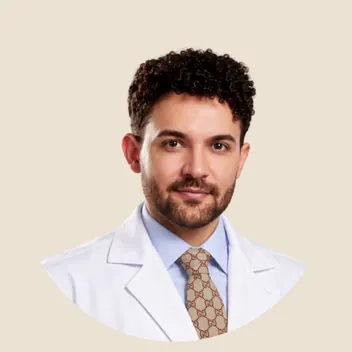 Retrato de Cássio Gadelha, de jaleco branco.